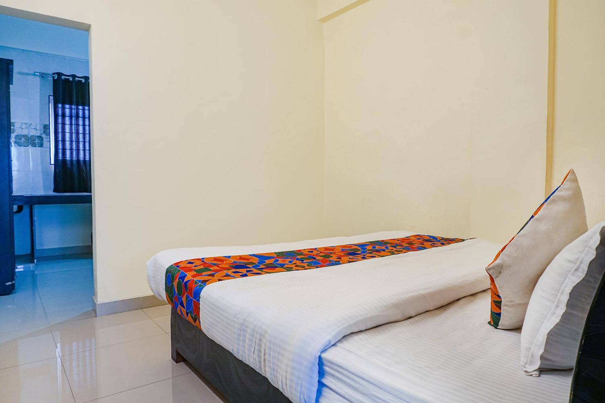 Fabexpress Vaishnav Inn Talegaon Dabhade Экстерьер фото