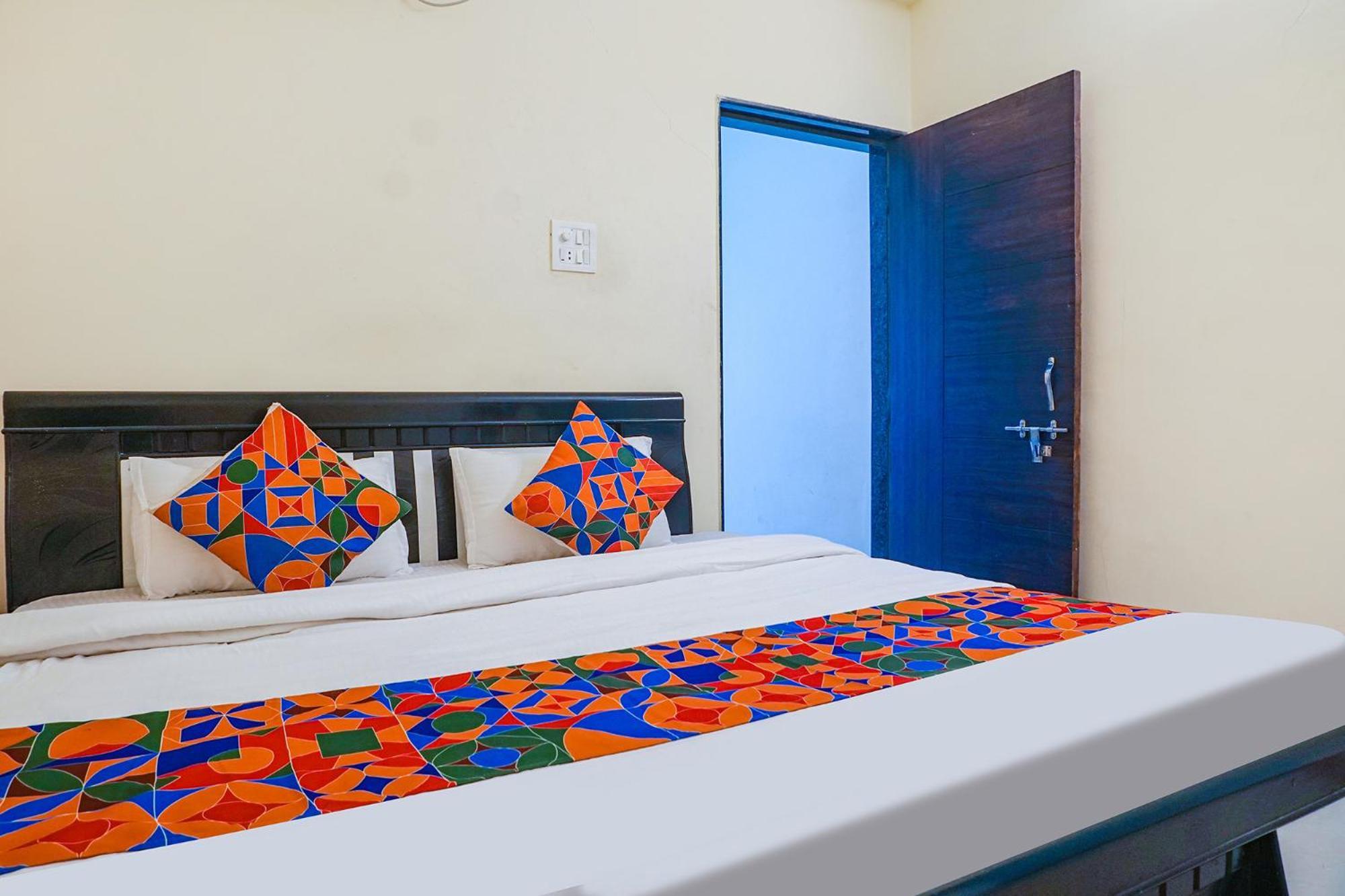 Fabexpress Vaishnav Inn Talegaon Dabhade Экстерьер фото
