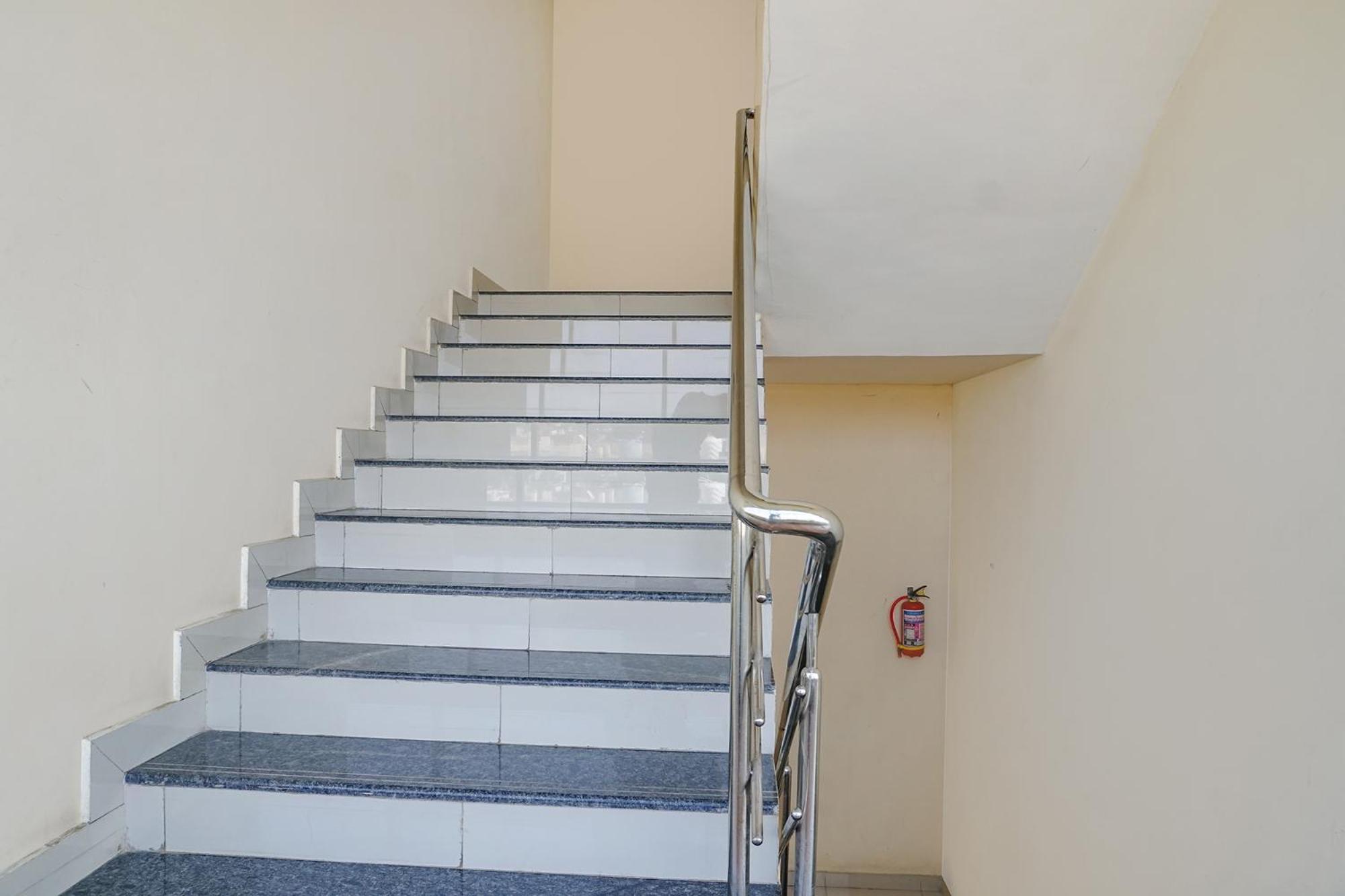 Fabexpress Vaishnav Inn Talegaon Dabhade Экстерьер фото