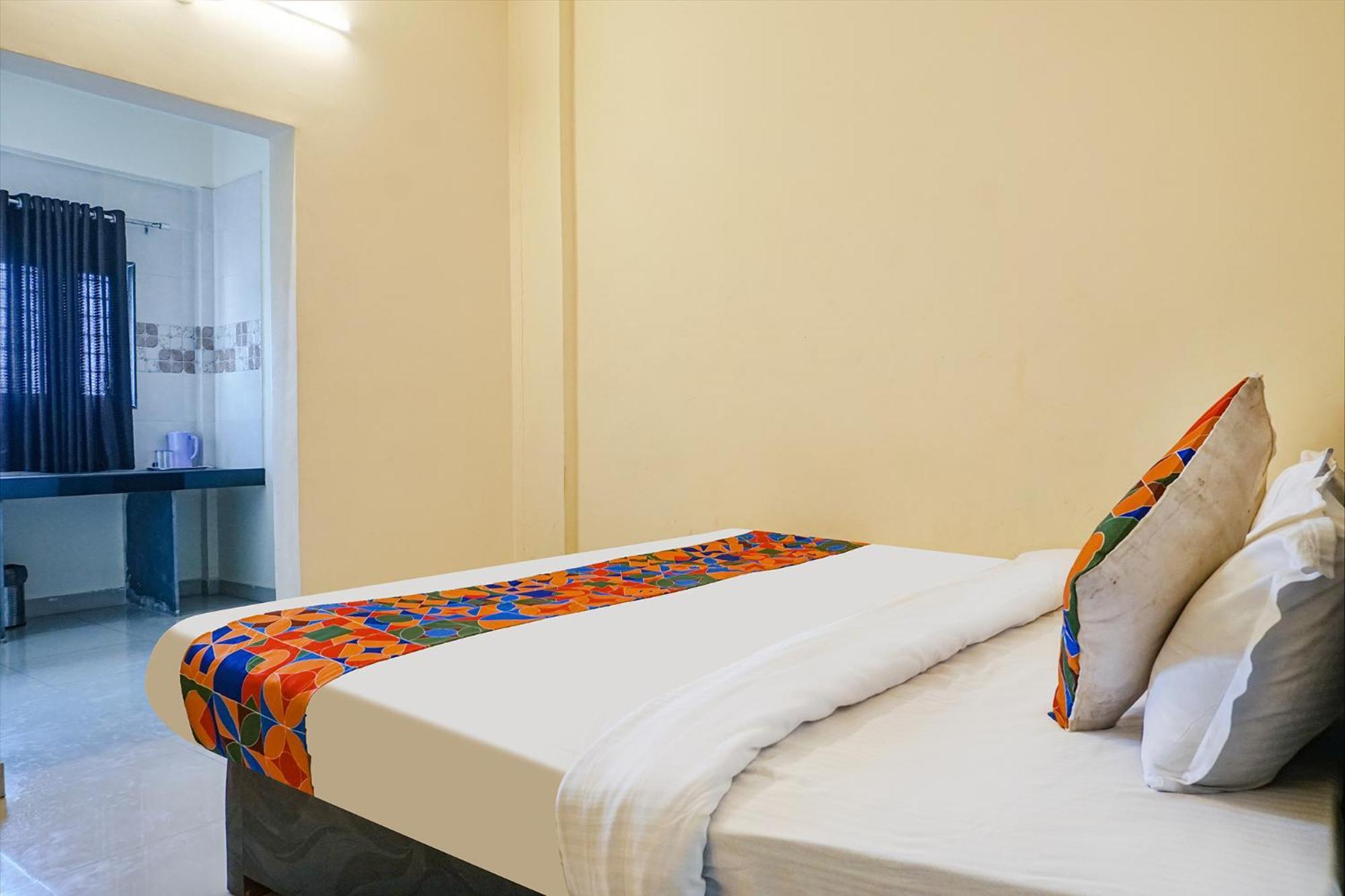 Fabexpress Vaishnav Inn Talegaon Dabhade Экстерьер фото