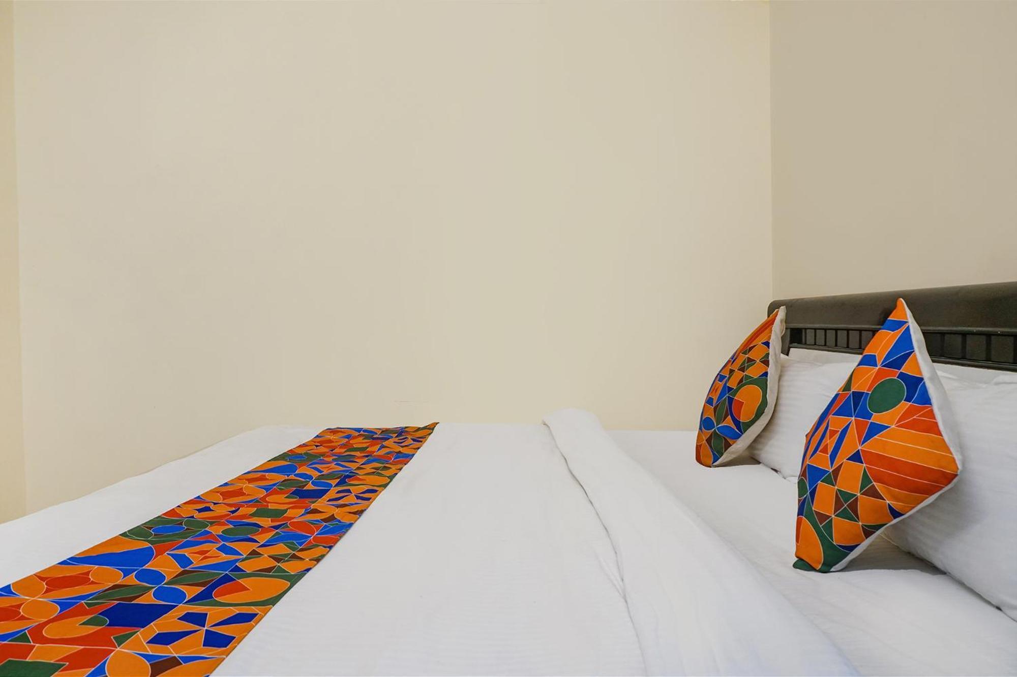 Fabexpress Vaishnav Inn Talegaon Dabhade Экстерьер фото